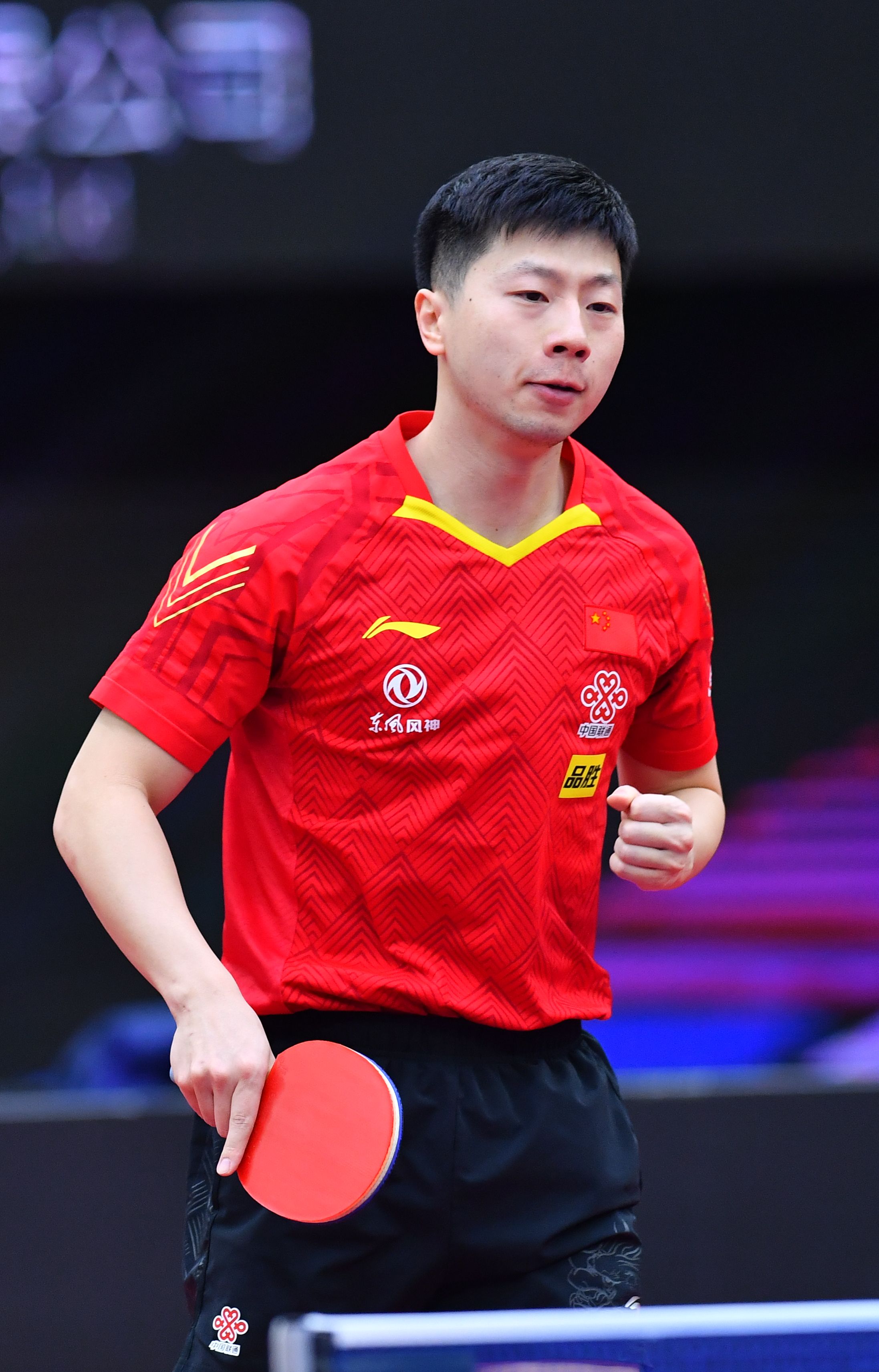 俱乐部的发 俱乐部的发