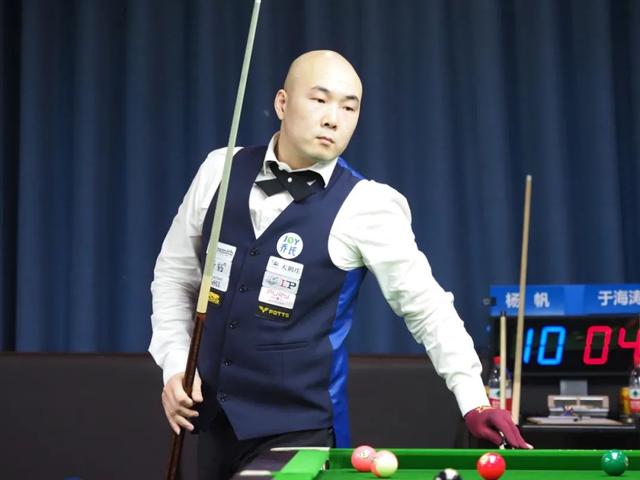 洞和中场的 洞和中场的